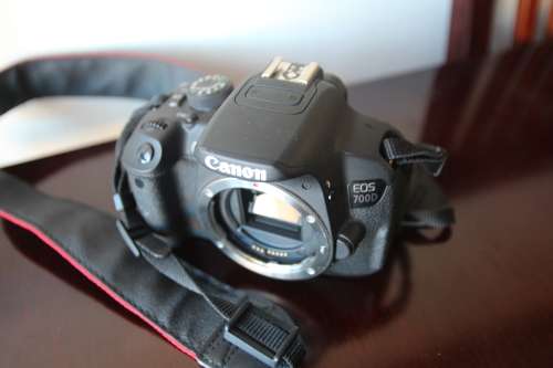 CANON EOS 700D DRSL WITH EF 50MM 1.8 II IN MINT CONDITION