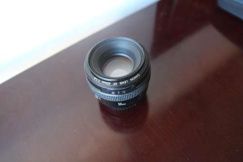 CANON EF 50MM LENS 1:1.4 IN MINT CONDITION
