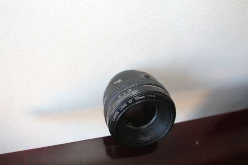 CANON EF 50MM LENS 1:1.4 IN MINT CONDITION