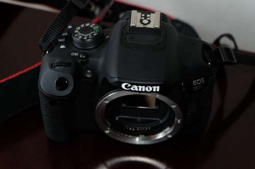 Canon EOS 700D DSLR with EF 28-80mm 1:3.5-5.6 II IN MINT CONDITION