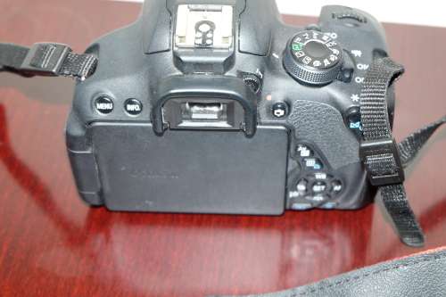 Canon EOS 700D DSLR with EF 28-80mm 1:3.5-5.6 II IN MINT CONDITION