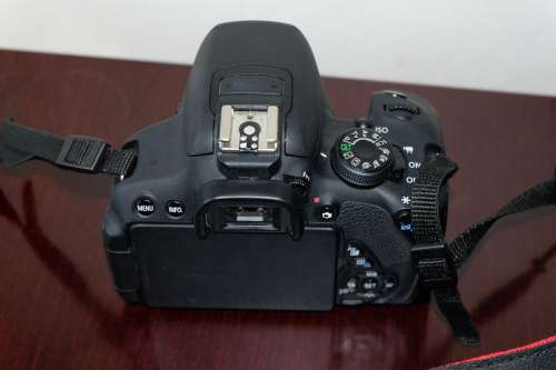 Canon EOS 700D DSLR with EF 28-80mm 1:3.5-5.6 II IN MINT CONDITION