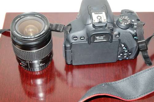 Canon EOS 700D DSLR with EF 28-80mm 1:3.5-5.6 II IN MINT CONDITION