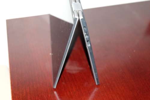 LENOVO YOGA 11  TOUCH SCREEN  WITH NVIDIA TEGRA(R) 3 QUAD CORE  CPU 1.3GHZ 64GB SSD 2GB RAM