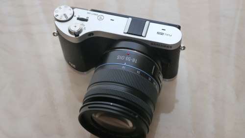 Samsung NX300 20.3MP CMOS Smart WiFi Mirrorless Digital Camera with 18-55mm Lens and 3.3" AMOLED Tou