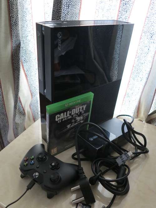 XBOX ONE CONSOLE 500GB WITH CALL DUTY GAME