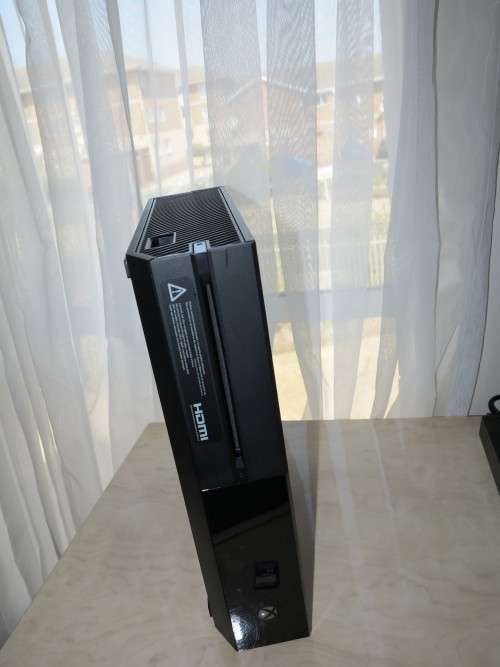 XBOX ONE CONSOLE 500GB WITH CALL DUTY GAME