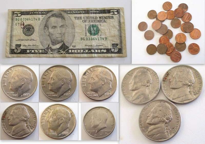 A 5 DOLLAR AMERICAN BANKNOTE AND A LOT OF AMERICAN COINS