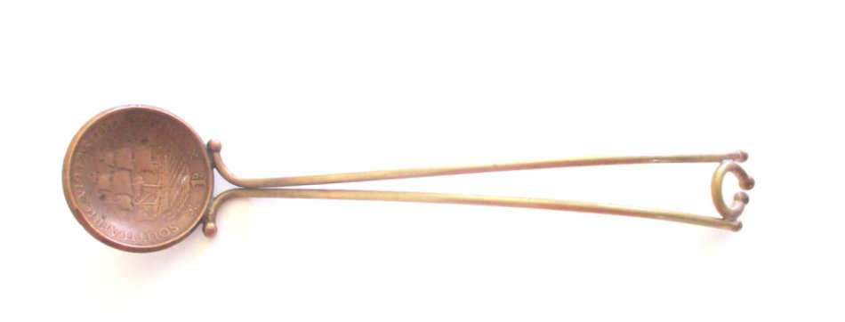 A LOT OF COMMEMORATIVE COINS AND MEDALLIONS AND A SPOON MADE FROM A 1942 COIN