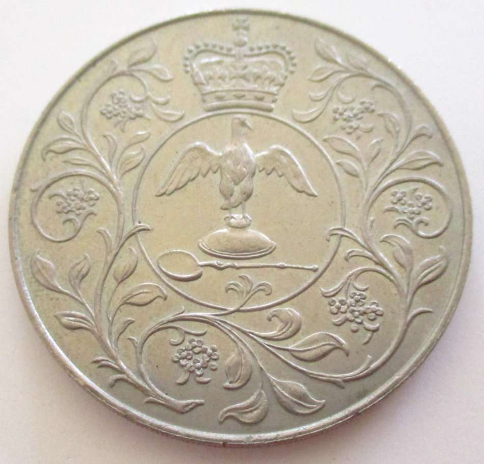 A LOT OF COMMEMORATIVE COINS AND MEDALLIONS AND A SPOON MADE FROM A 1942 COIN