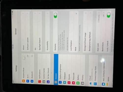 Apple iPad 1 16Gb WiFi ***Working condition*** cracked screen