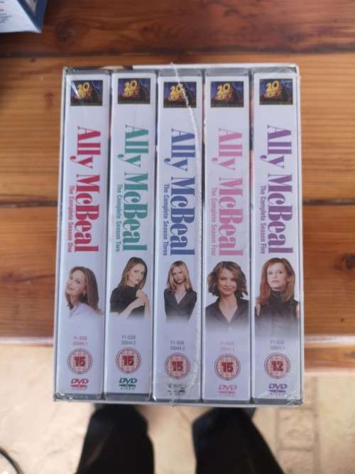 Ally Mcbeal Boxset - Complete Series (outer packaging damaged)