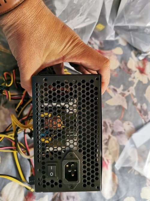HZTS Switching PC Power Supply 1600W - great to power up a cool gaming rig