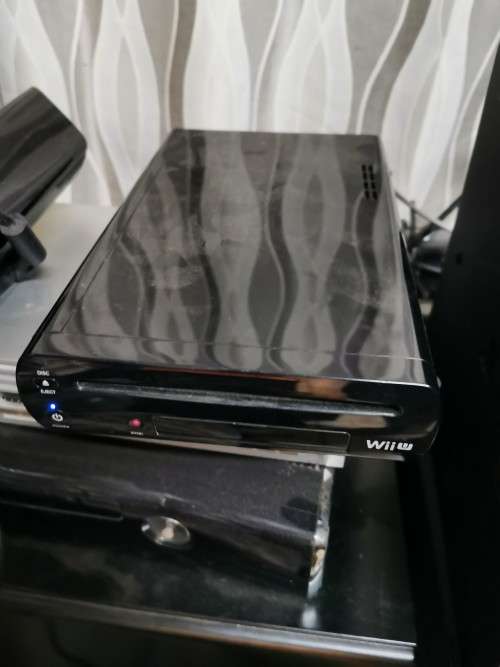 Nintendo Wii U Console - with 3 games - Super Mario Bros, Zombi, FIFA 13 - excellent condition