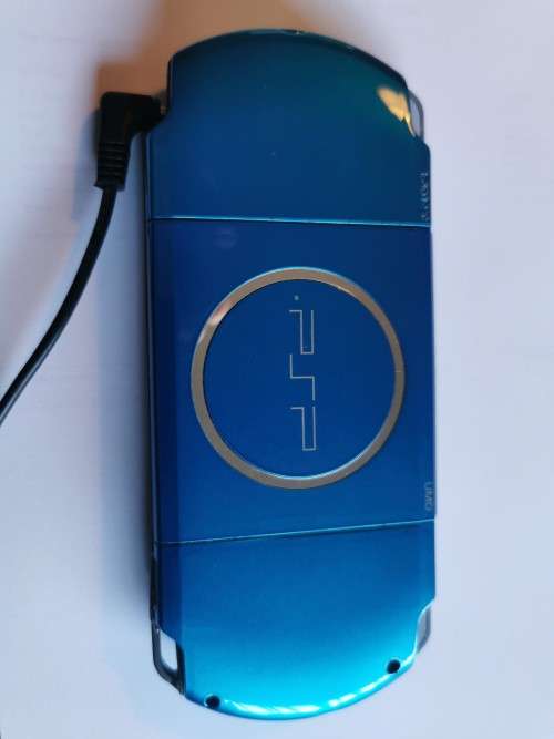 PSP 3000 - vibrant blue  version 6.6- excellent condition