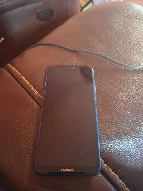 Huawei P20 lite -  metallic blue 64GB memory - screen has small crack in left corner