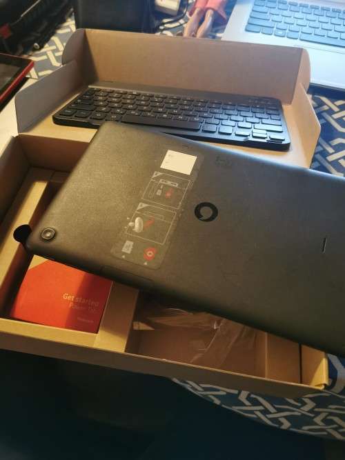 Vodacom Power Tab 10 - 3g & Wifi tablet complete with box and keyboard