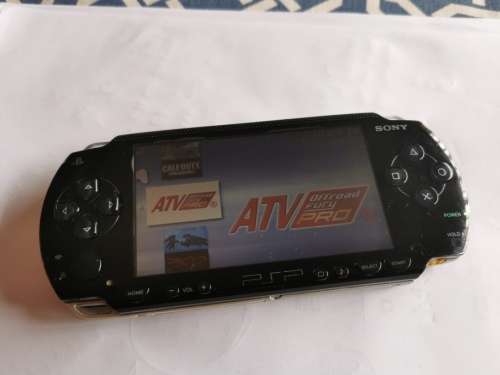 PSP 1000 - Good condition with 32gb memory pro duo and games (a14)