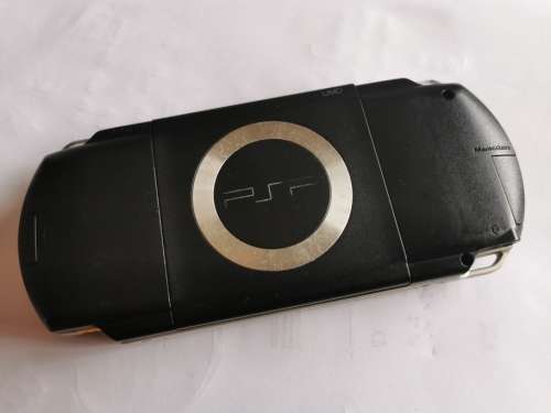 PSP 1000 - Good condition with 32gb memory pro duo and games (a14)