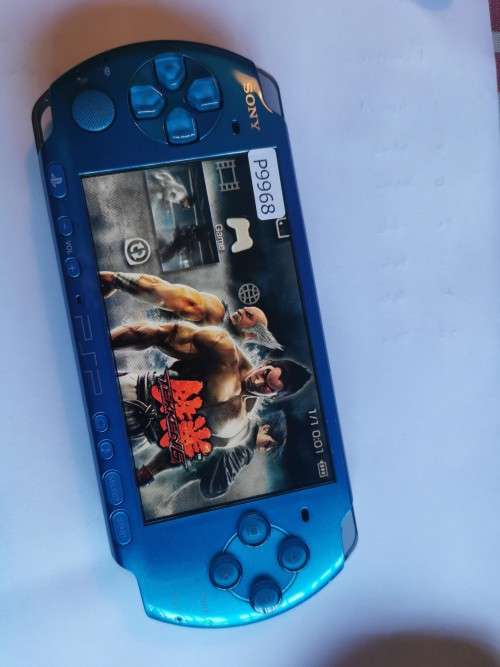 PSP 3000 - brilliant blue - Version 6.6 - 16gb Memory Pro Duo - excellent condition!