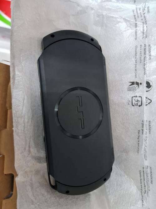 PSP Street - Brand new with charger (Generic Packaging not original packaging)