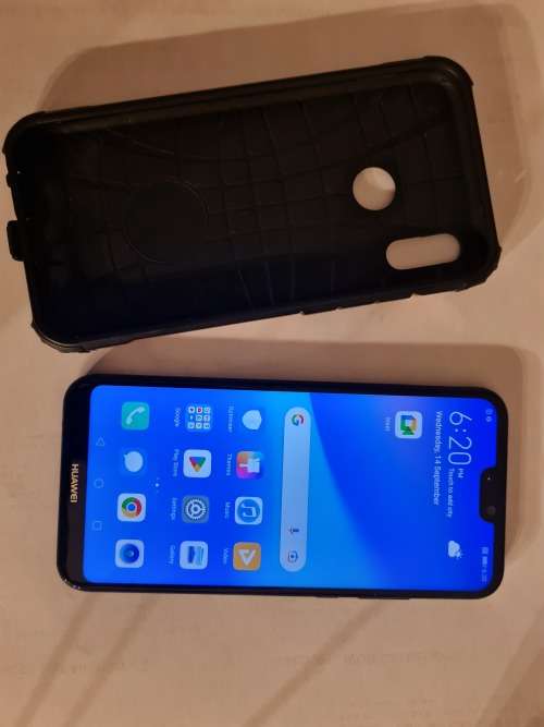 Huawei P20 Lite - used but in excellent condition [black in colour]