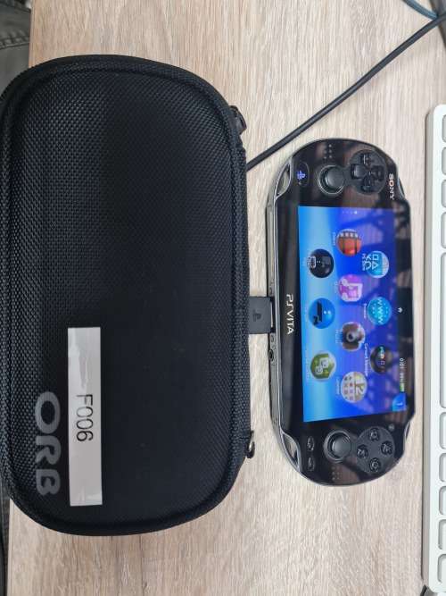 PS Vita PCH1004 - 128GB Enso installed Henkaku Firmware - with case (F006)