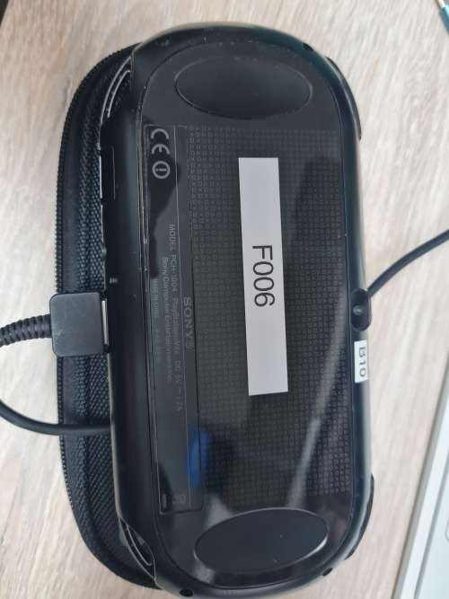 PS Vita PCH1004 - 128GB Enso installed Henkaku Firmware - with case (F006)