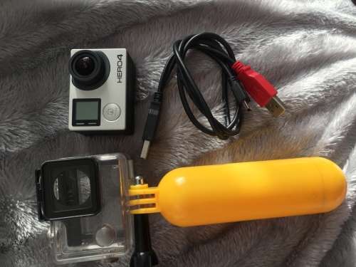 GOPRO HERO 4  INCLUDING WATHERPROOF HOUSING AND USB CABLE