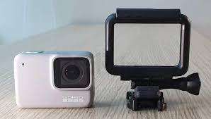 GOPRO  HERO 7 WHITE *8 GB MICRO SD CARD * HOUSING * USB CABLE 8 EXCELLENT CONDITION