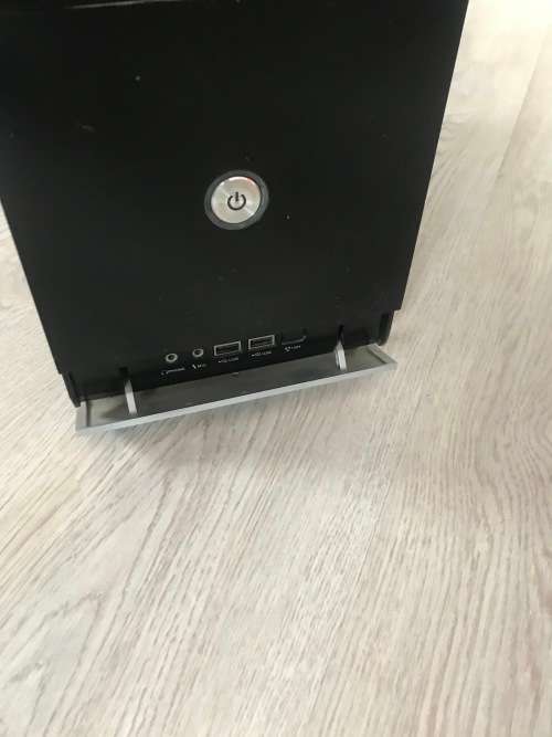 GIGABYTE  FSB1066*GENUINE INTEL *CPU 2140 @1.6OGHZ*2 GB RAM*500 GB HDD*WINDOWS 10 PRO 64-BIT