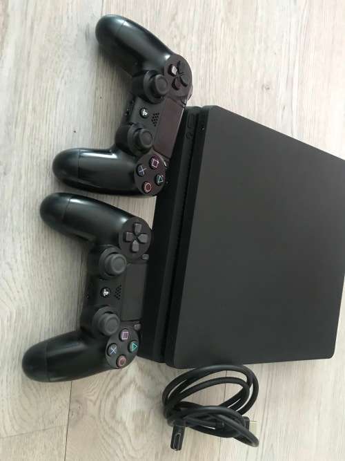 SONY PLAYSTATION 4 SLIM*CHU-2016B*500 GB HDD*2 WIRELESS SONY CONTROLLERS*USB CABLE*HDMI CABLE