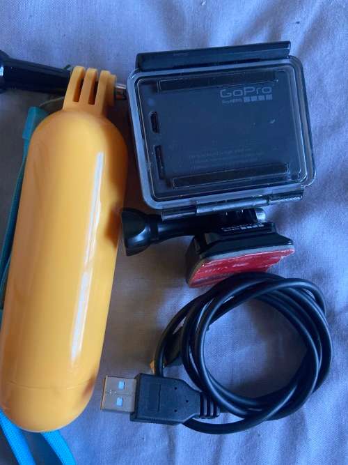 GOPRO HERO+ * 64 GB SD CARD * BRACKET * CASING * USB CABLE * GOOD CONDITION
