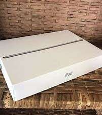 APPLE IPAD ( 5TH  GENERATION ) *9.7`*A1822*MP2F2HC/A*32 GB*USB CABLE * CHARGER*BOX*GOOD CONDITION