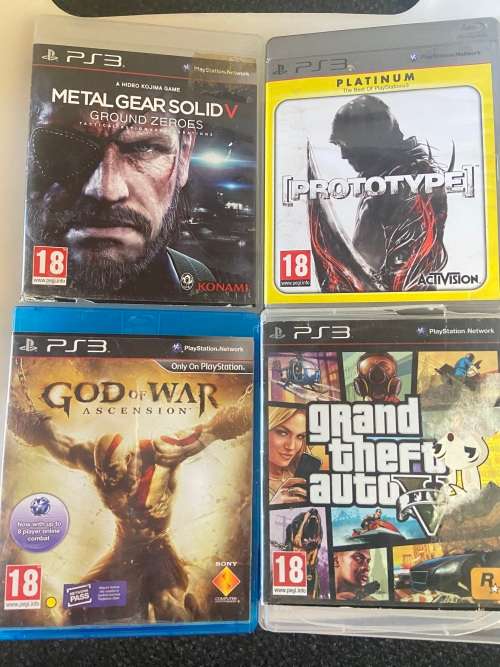 SONY PLAYSTATION 3 * 320 GB HDD*2 SONY CONTROLLERS*8 GAMES*CABLES(HDMI and USB)*POWER ADAPTER