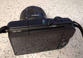18 MP Canon EOS M10  BODY + 15-45 MM IS STM CANON LENS *128 GB MEMORY CARD*BATTERY & CHARGER