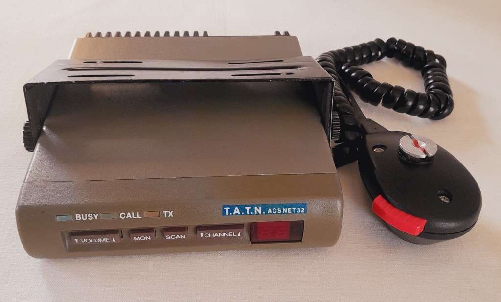 QD Electronics BANTAM MX Mid band 66-88MHz 80 channel base station Radio