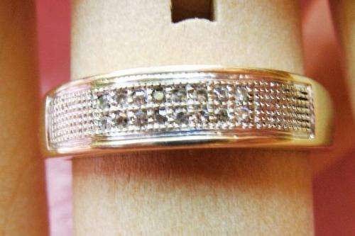 ***MONEY-BACK GUARANTEE*** A FINE 9CT YELLOW GOLD DIAMOND ETERNITY RING SIZE K