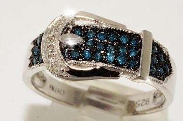 0.40 CT BELT DESIGN ROUND CUT BLUE DIAMOND & WHITE DIAMOND RING