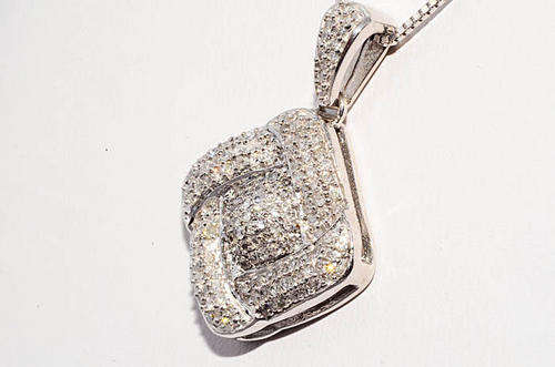 ***R24 560*** 1CT NATURAL DIAMOND CLUSTER NECKLACE WONDERFUL!!