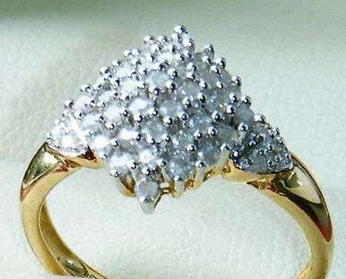 ***R31 560***  9CT GOLD .50 CARAT DIAMOND LADIES CLUSTER RING SIZE M