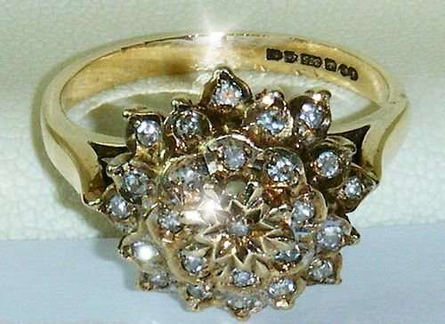 VINTAGE UK HALLMARKED 9CT YELLOW GOLD PRETTY .33 CARAT DIAMOND FLOWER RING L