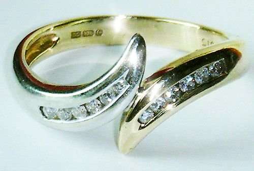 ***IN STOCK!!!***UK HALLMARKED 9CT GOLD .25CT DIAMOND CROSSOVER RING SIZE N