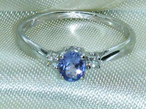 ***IN STOCK!!!*** 9ct white gold tanzanite and diamond ladies ring size K