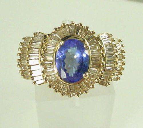***IN STOCK!!! INCLUDING CERTIFICATE R37 190***   Estate 14k Yellow Gold Oval Tanzanite Diamond Ring