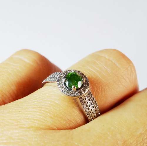 **IN STOCK!!**IGL CERTIFICATE FOR DIAMOND** Green Diamond .73ct engagement ring