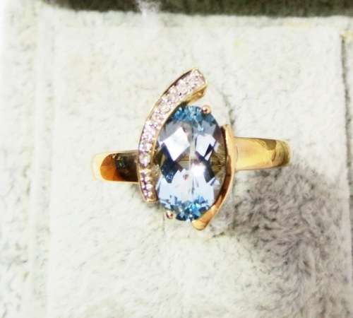***IN STOCK***GORGEOUS TOPAZ AND DIAMOND SOLID 14 CT GOLD DRESS RING