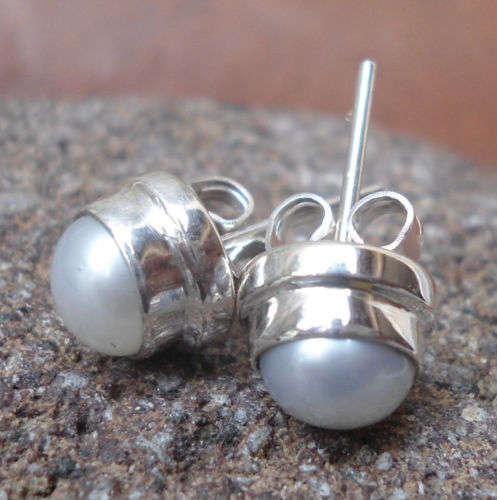 ***IN STOCK!!*** 925 Sterling Silve Balinese Handcrafted Earring Stud Plain Mabe Pearl