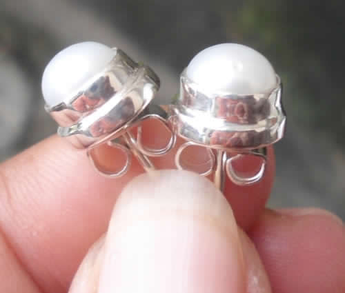 ***IN STOCK!!*** 925 Sterling Silve Balinese Handcrafted Earring Stud Plain Mabe Pearl