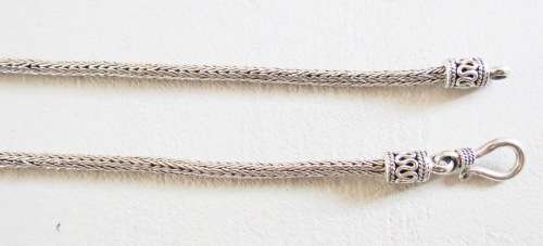 **IN STOCK!!**BEAUTIFUL AND HEAVY SOLID STERLING SILVER 925 FROM BALI NECKLACE